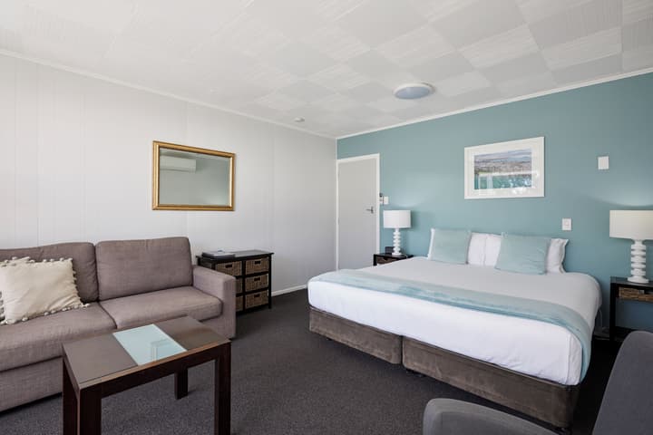Harbour View Motel and Water Front Apartments