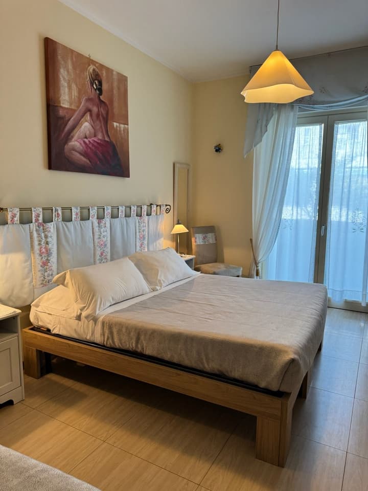 Eremes Rooms & Apartments