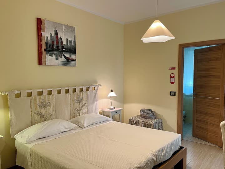 Eremes Rooms & Apartments