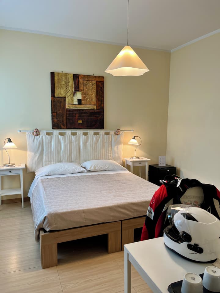 Eremes Rooms & Apartments