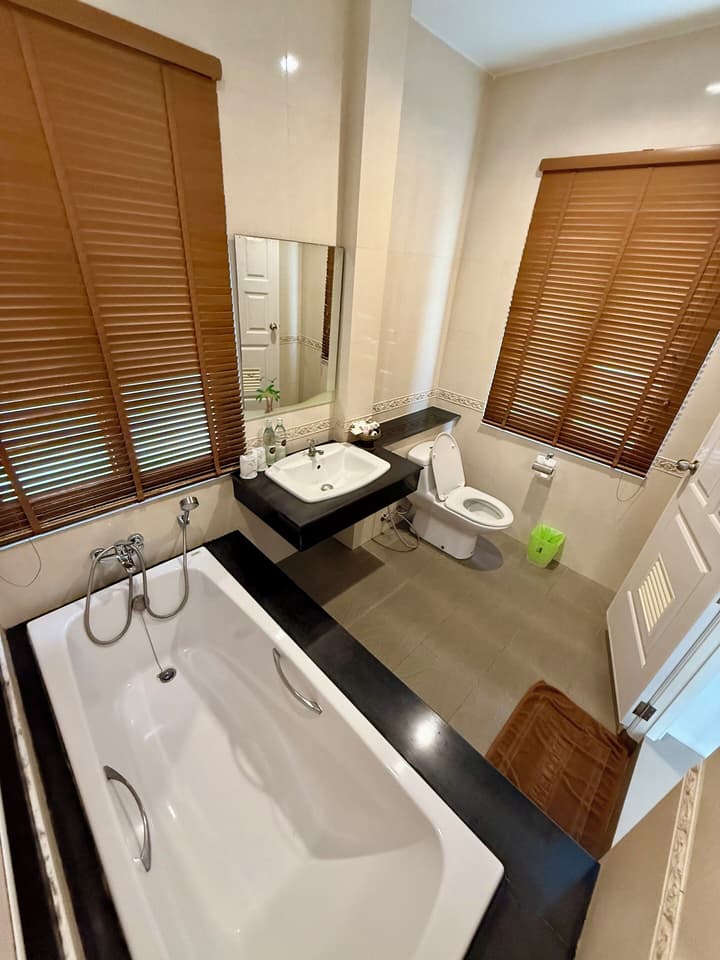 POOLSAWAT VILLA
