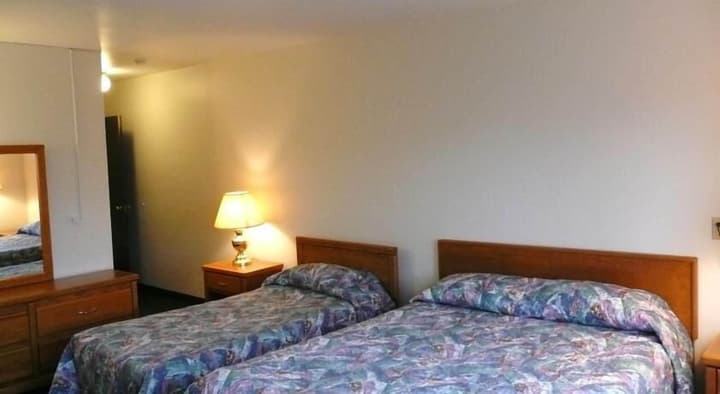 English Bay Hotel