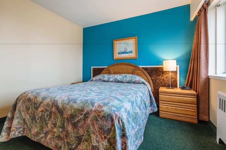 English Bay Hotel
