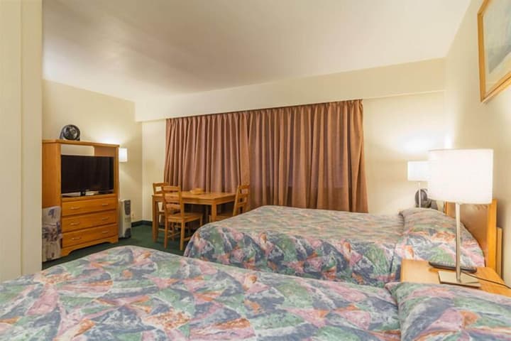 English Bay Hotel
