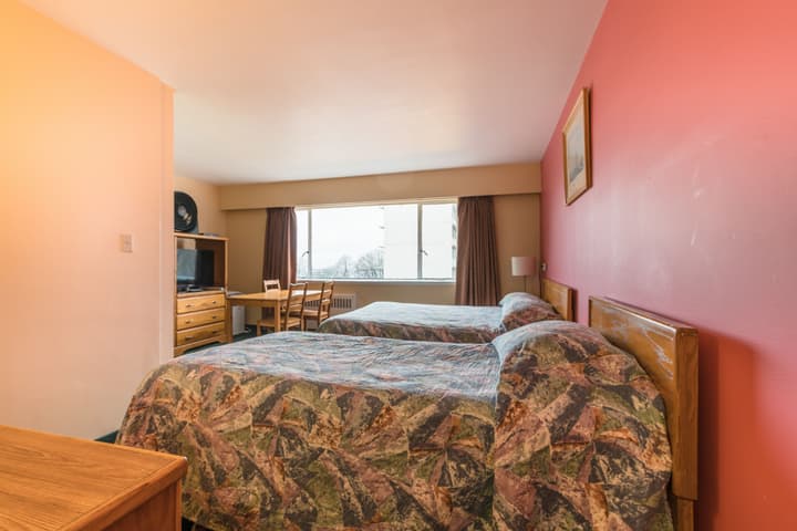English Bay Hotel