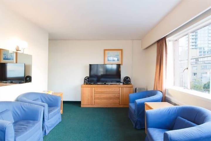 English Bay Hotel