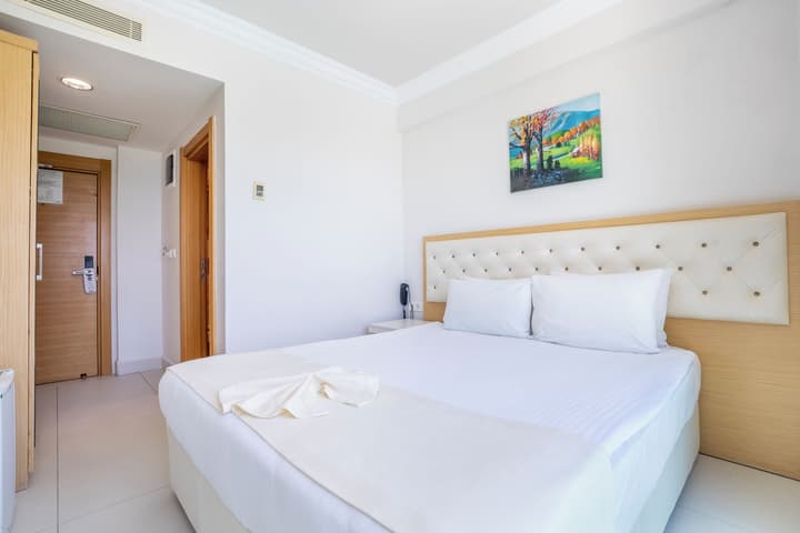Dragut Point North Hotel