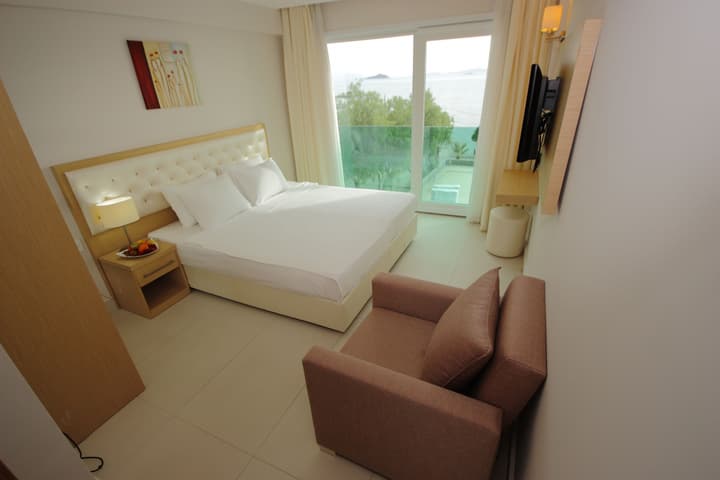 Dragut Point North Hotel