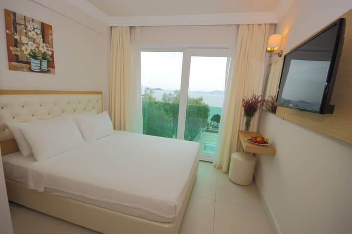 Dragut Point North Hotel