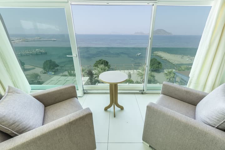 Dragut Point North Hotel