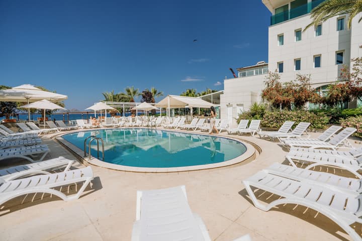 Dragut Point North Hotel