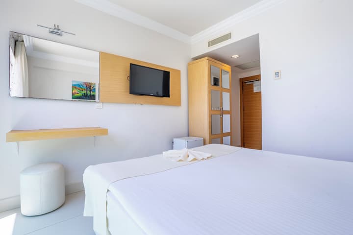 Dragut Point North Hotel