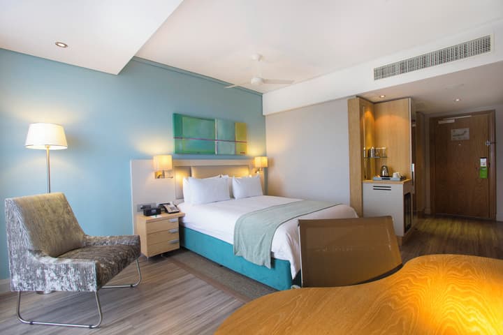 Holiday Inn Mauritius Mon Tresor by IHG