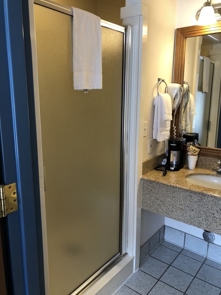 Bumbleberry Inn