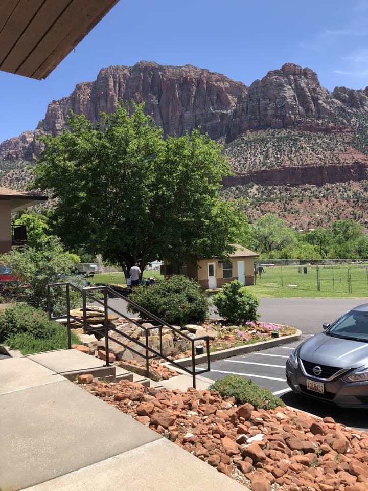 Bumbleberry Inn