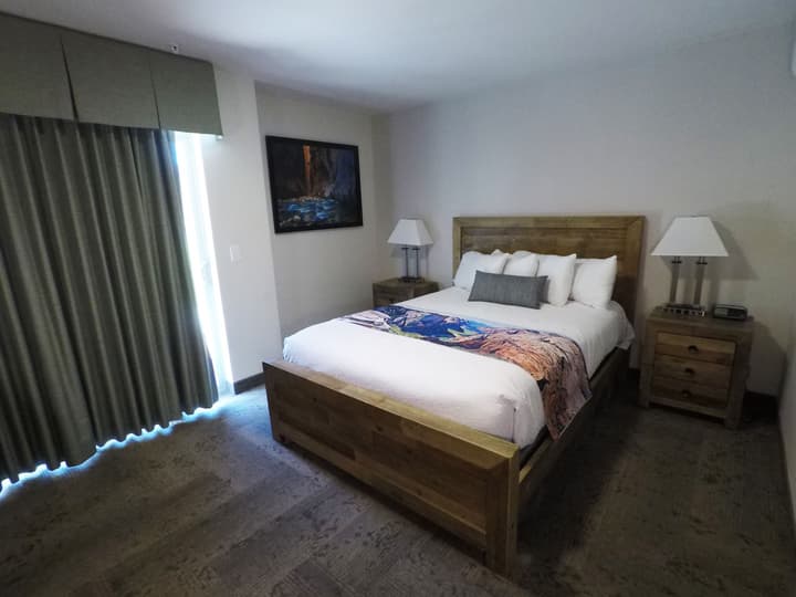 Bumbleberry Inn
