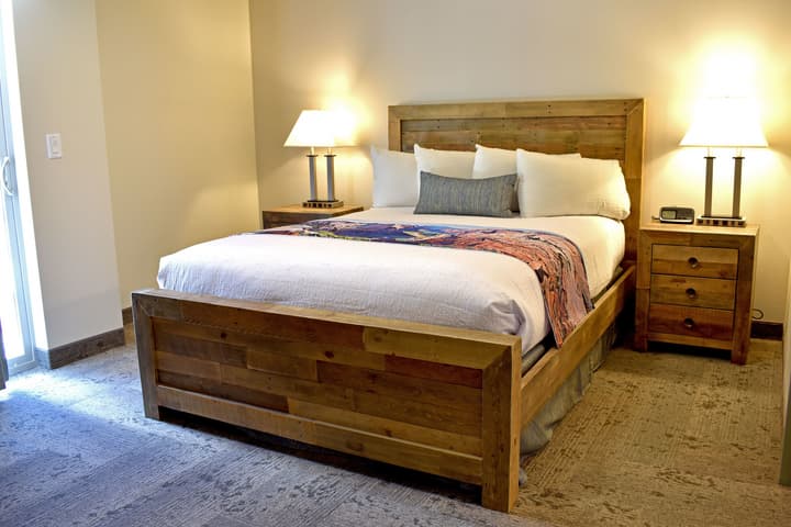 Bumbleberry Inn