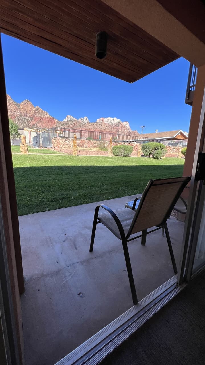 Bumbleberry Inn