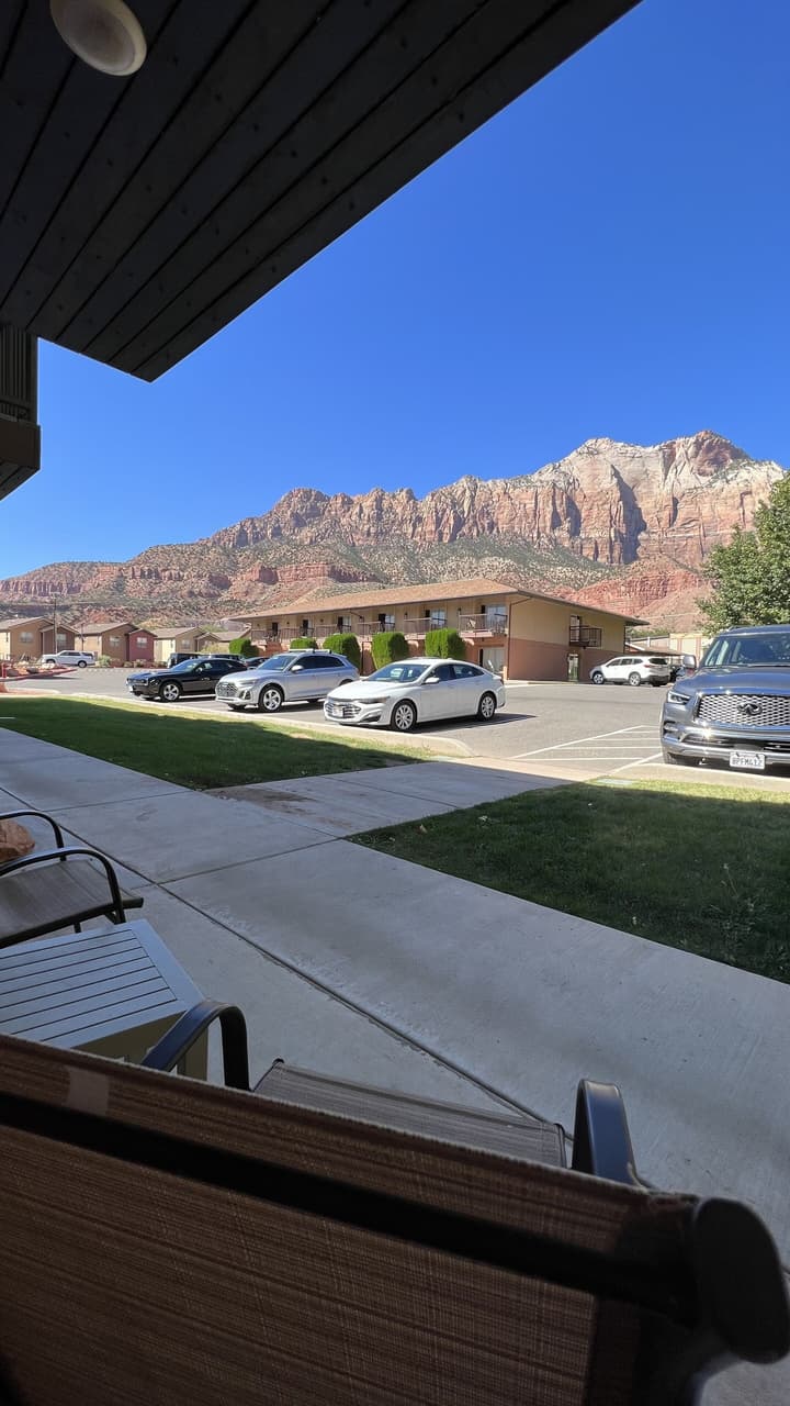 Bumbleberry Inn