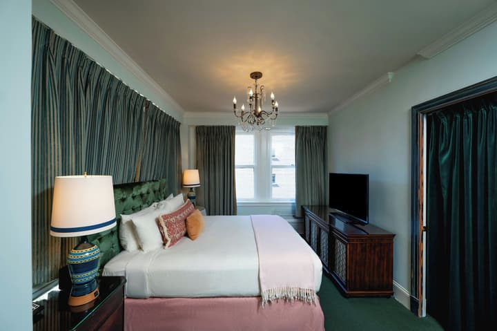 The Pontchartrain Hotel