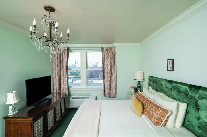 The Pontchartrain Hotel