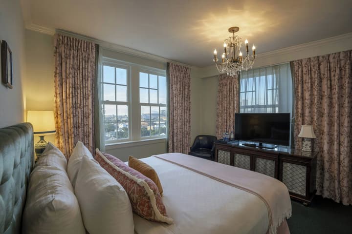 The Pontchartrain Hotel