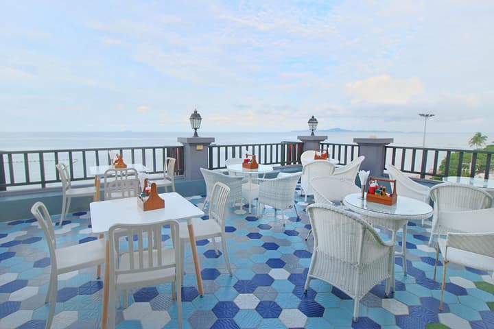 Seaside Jomtien Beach