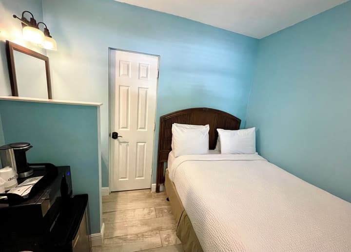 The Pelican Key Largo Cottages