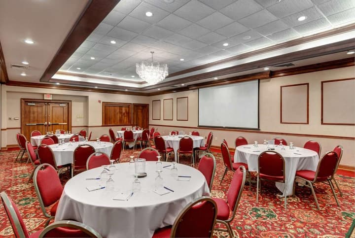Best Western Plus Portsmouth Hotel & Suites