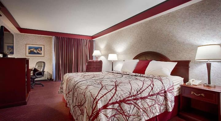 Best Western Plus Portsmouth Hotel & Suites