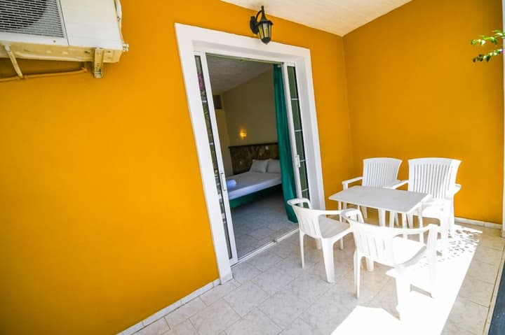 Vanessa Hotel