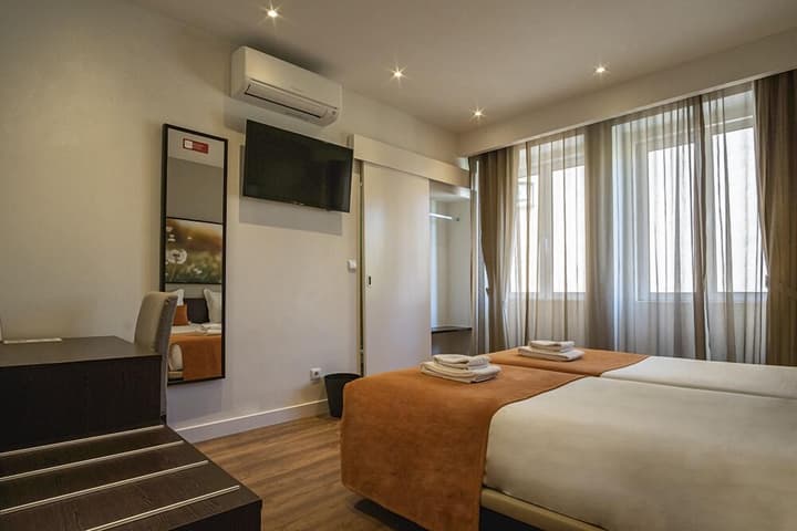Riversuites
