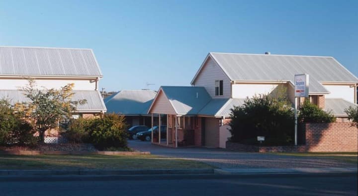 Dolphin Shores