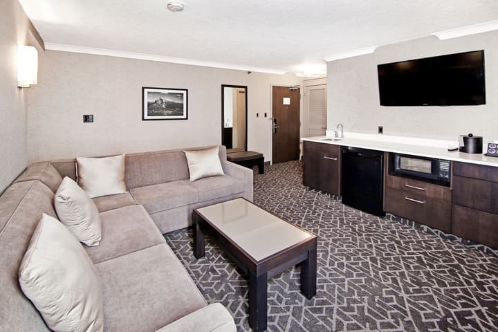 Best Western Plus Banff International Lodge