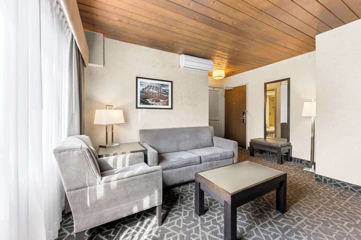 Best Western Plus Banff International Lodge