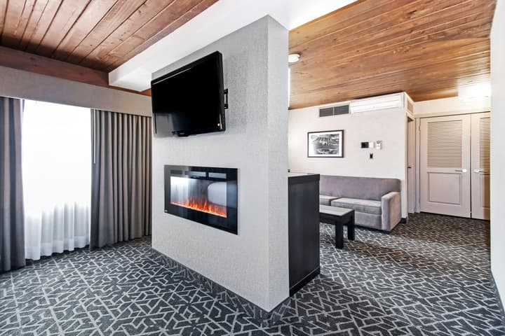 Best Western Plus Banff International Lodge