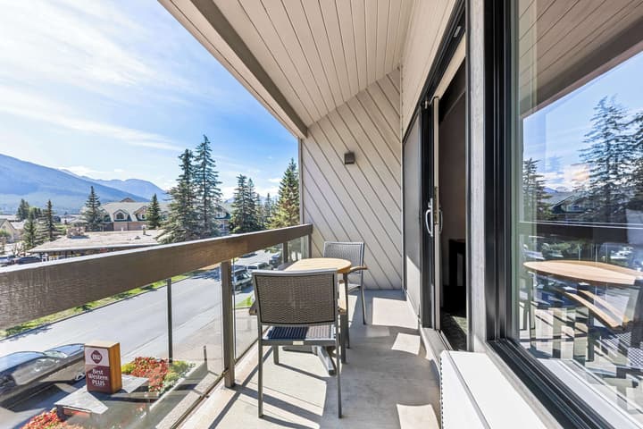 Best Western Plus Banff International Lodge