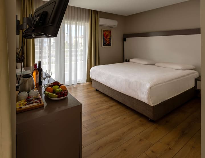 Mene City Hotel