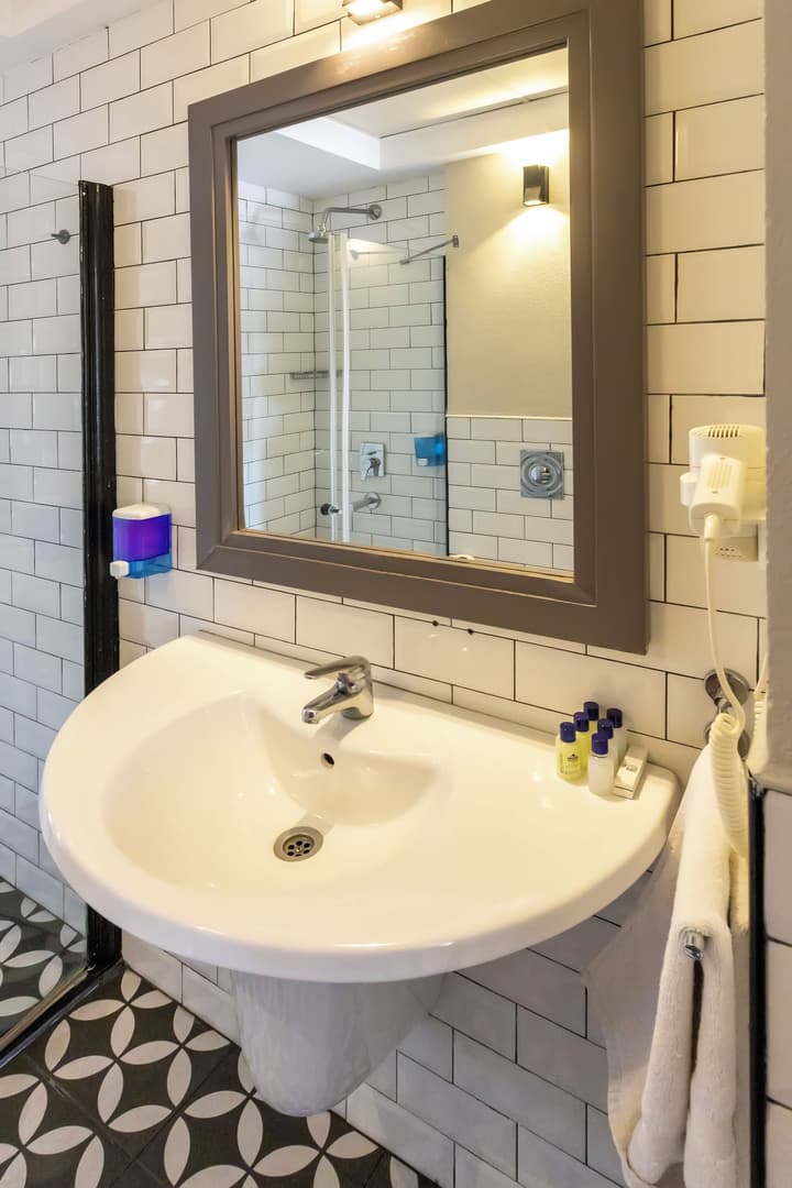 Mene City Hotel