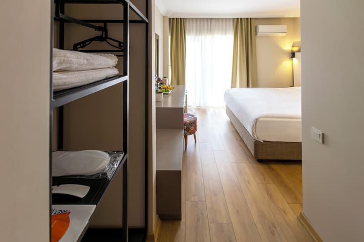 Mene City Hotel