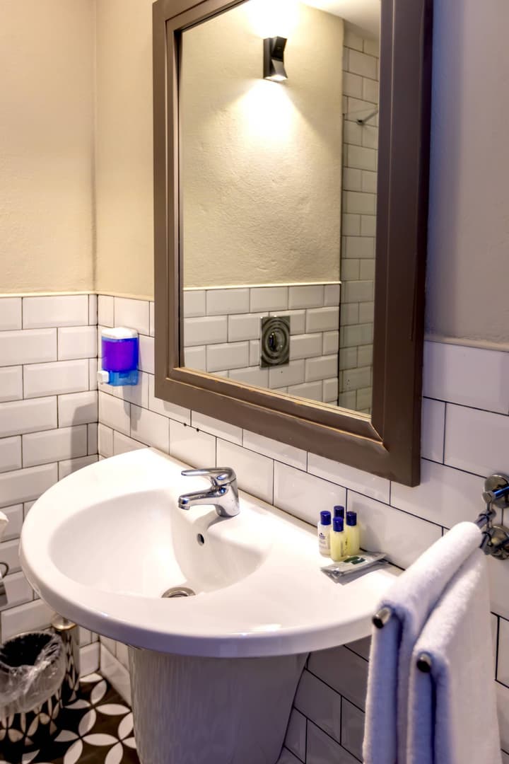 Mene City Hotel