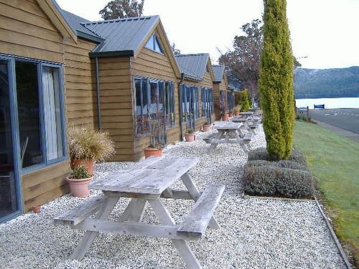 Lakefront Lodge