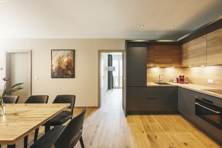REMIND Apartments