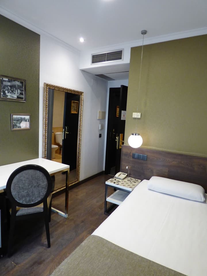 Hotel Moderno Barcelona
