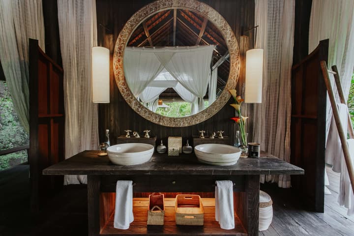 Buahan, A Banyan Tree Escape