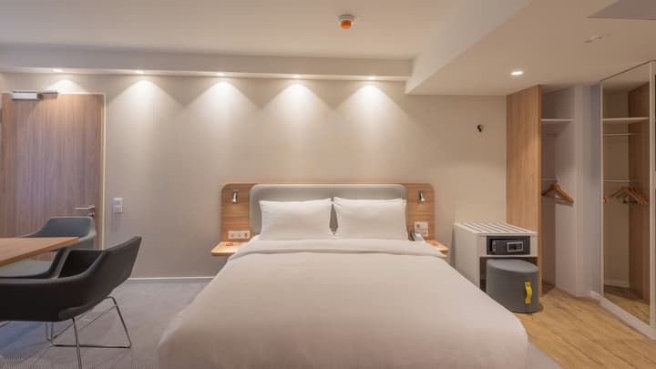 Holiday Inn Express and Suites Potsdam by IHG