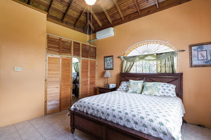 YanceyLargo-6BR Two-Story Estate w/Mountain Views by RedAwning