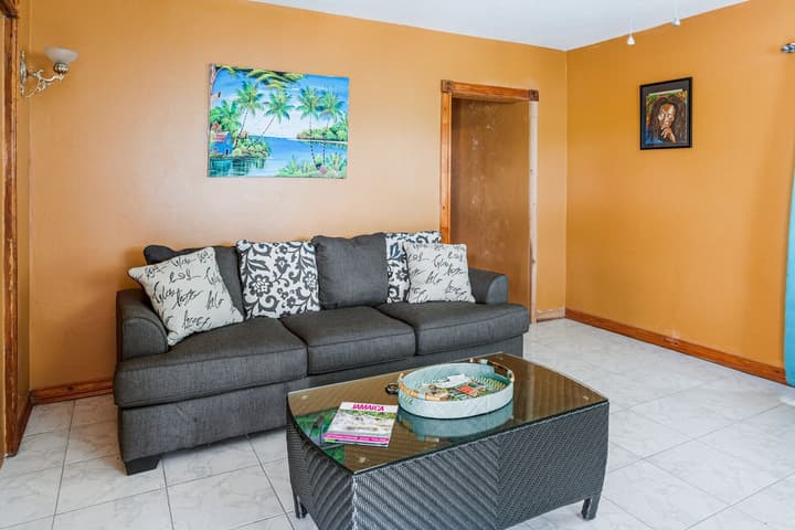 YanceyLargo-6BR Two-Story Estate w/Mountain Views by RedAwning