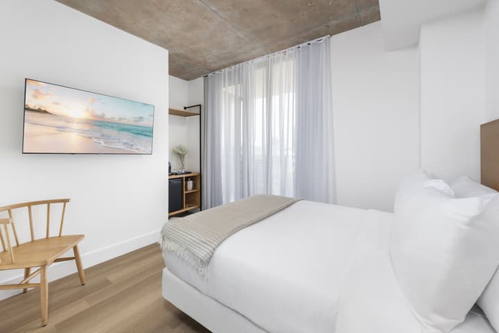 UPSUN HOTEL