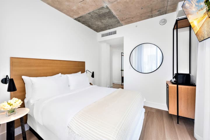 UPSUN HOTEL
